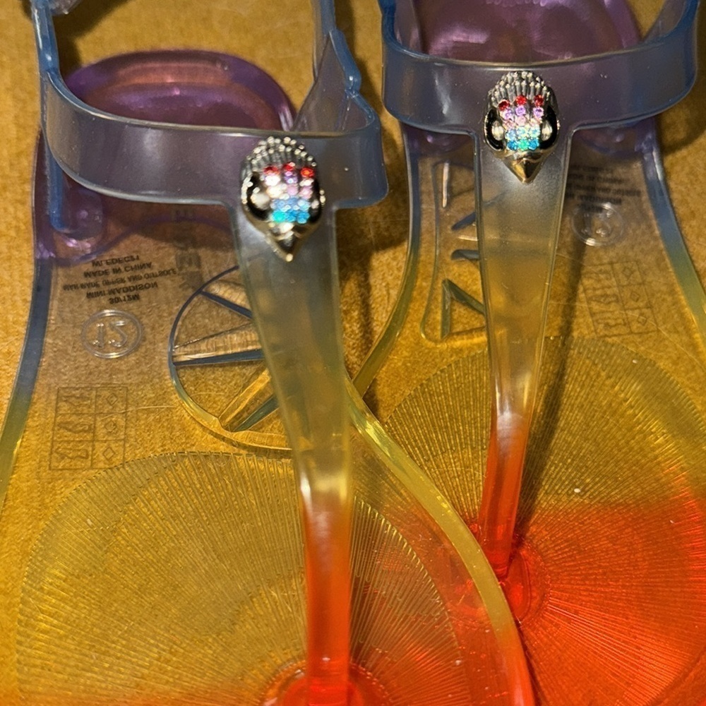 Kurt Geiger Kids Mini Maddison Multicolor Rainbow Coastal Jelly Thong Sandals - Picture 3 of 14